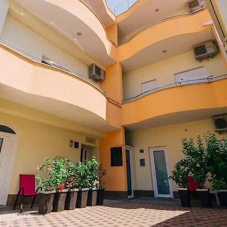 Luxur Center