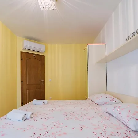 Διαμέρισμα Luxur Center *