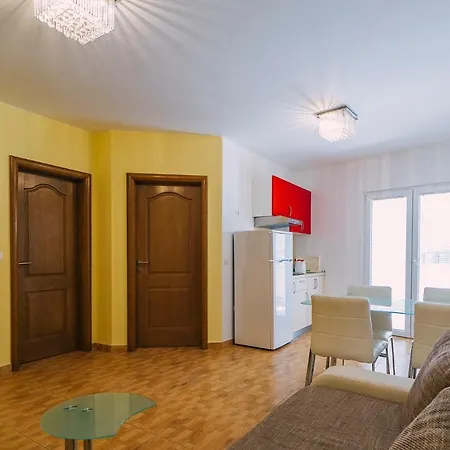 Luxur Center *