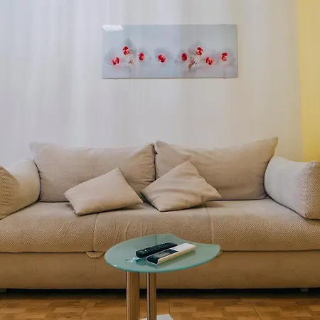 Διαμέρισμα Luxur Center *